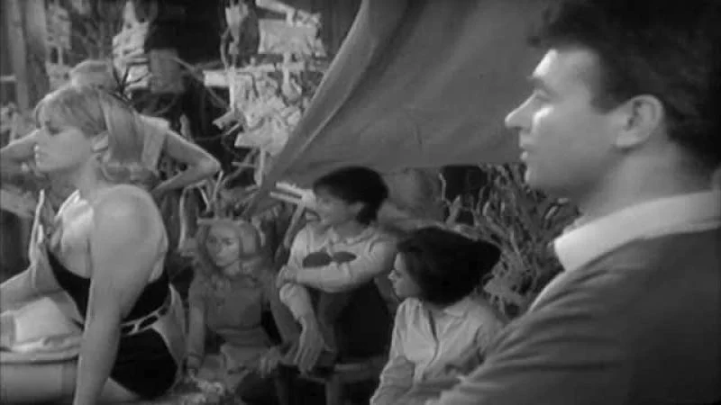 Кадры из сериала Доктор Кто / Классический Доктор Кто (1963)
